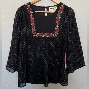NWT Savanna‎ Jane Polka Dot Flowy Embroidered Blouse Size Small